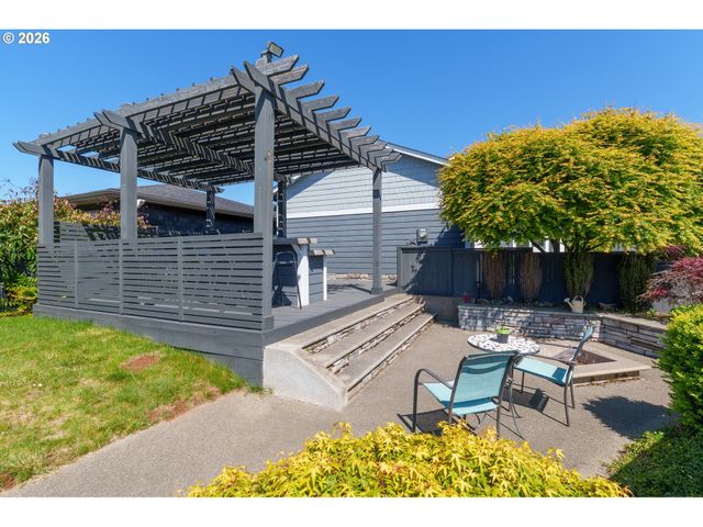 3220 Natalie Way, Bandon, OR 97411