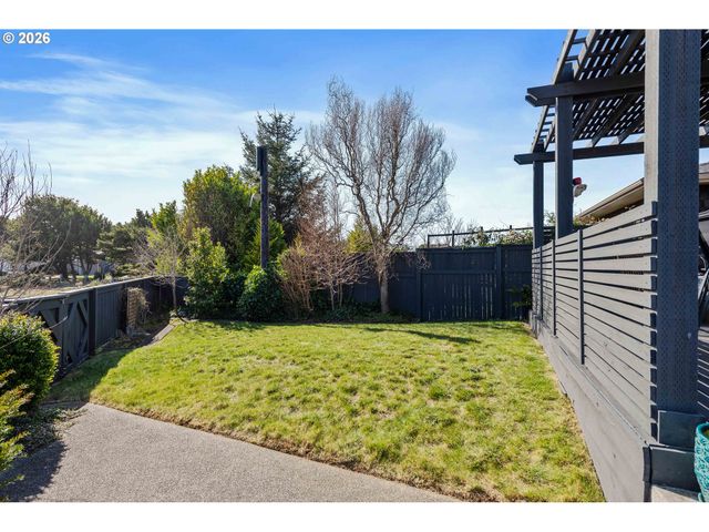 3220 Natalie Way, Bandon, OR 97411