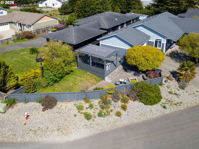 3220 Natalie Way, Bandon, OR 97411