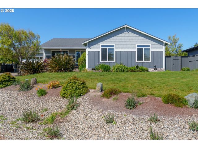 3220 Natalie Way, Bandon, OR 97411