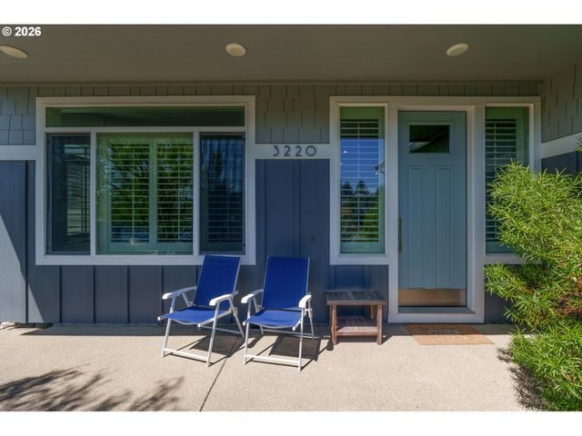 3220 Natalie Way, Bandon, OR 97411
