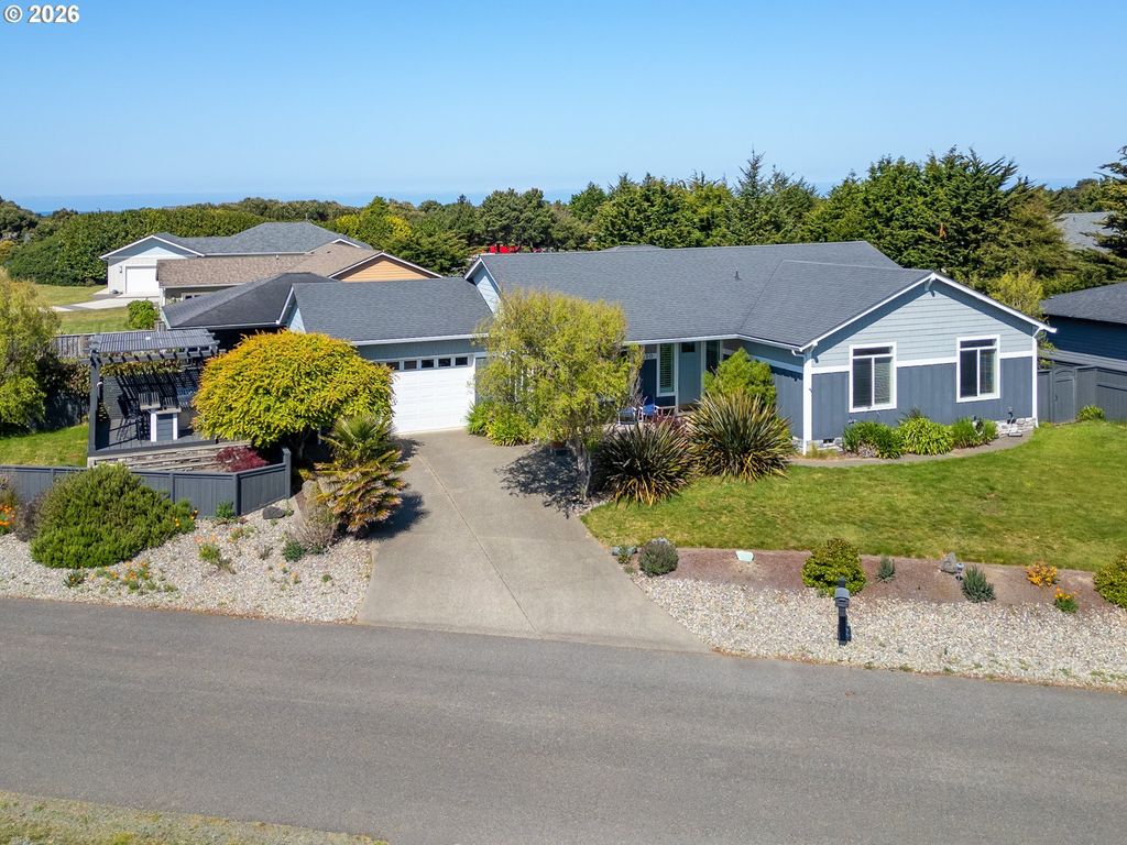 3220 Natalie Way, Bandon, OR 97411