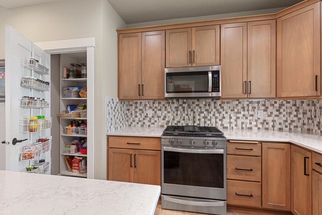 2671 N HETON Ln, Liberty Lake, WA 99019