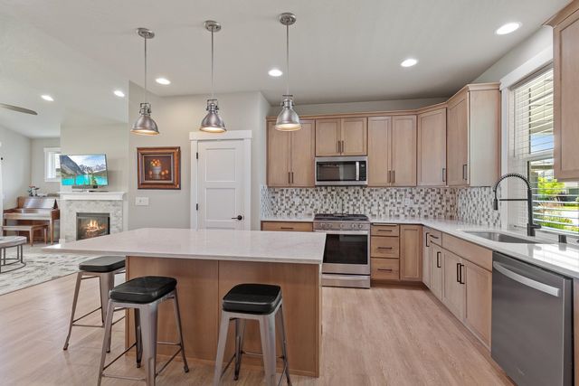2671 N HETON Ln, Liberty Lake, WA 99019