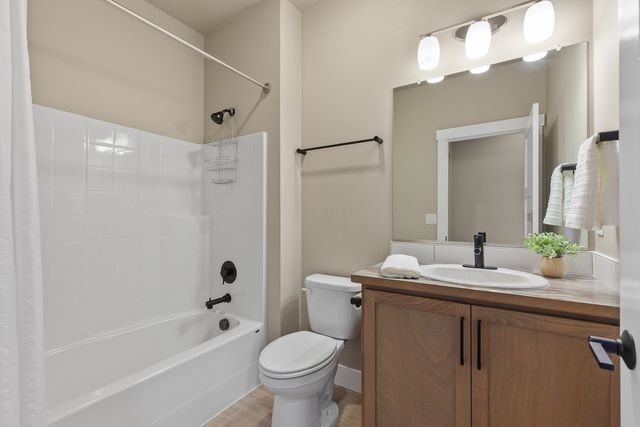 2671 N HETON Ln, Liberty Lake, WA 99019