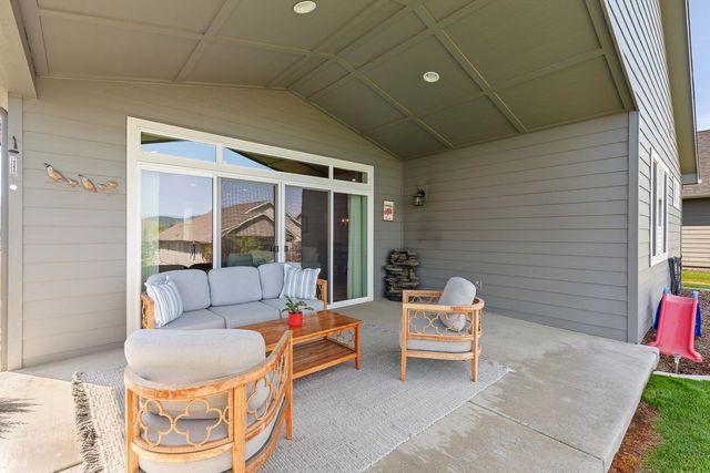 2671 N HETON Ln, Liberty Lake, WA 99019