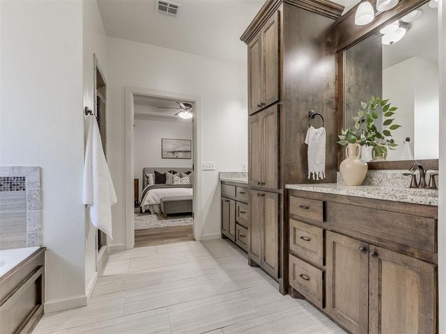 18528 Haslemere Lane, Edmond, OK 73012