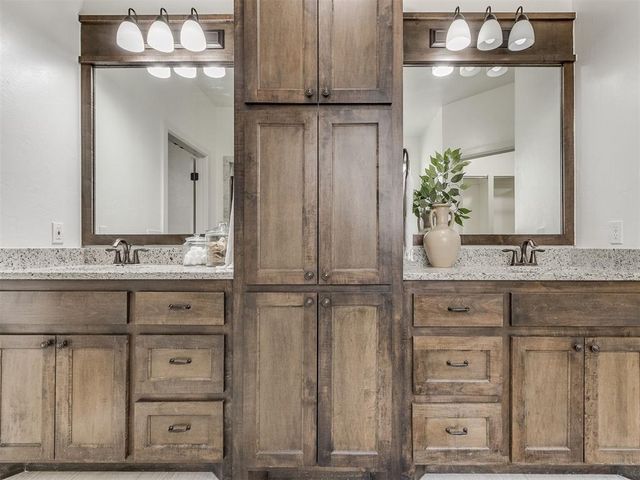 18528 Haslemere Lane, Edmond, OK 73012