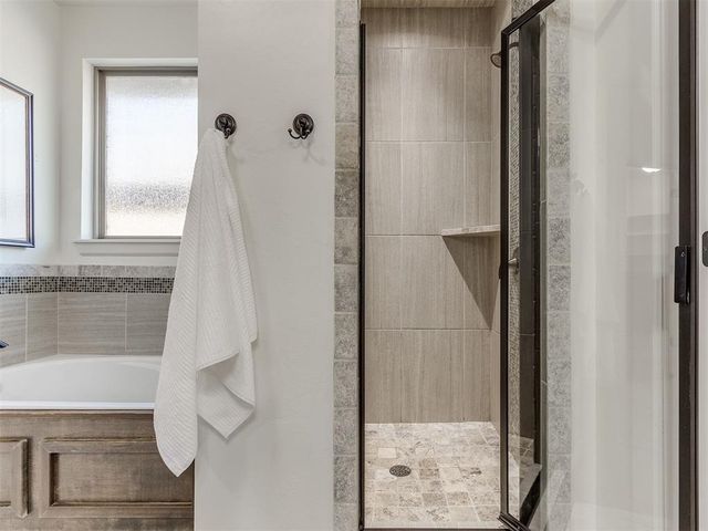 18528 Haslemere Lane, Edmond, OK 73012