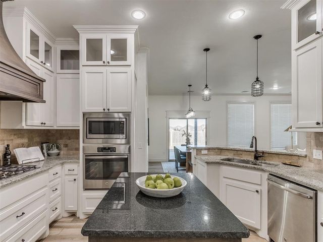 18528 Haslemere Lane, Edmond, OK 73012