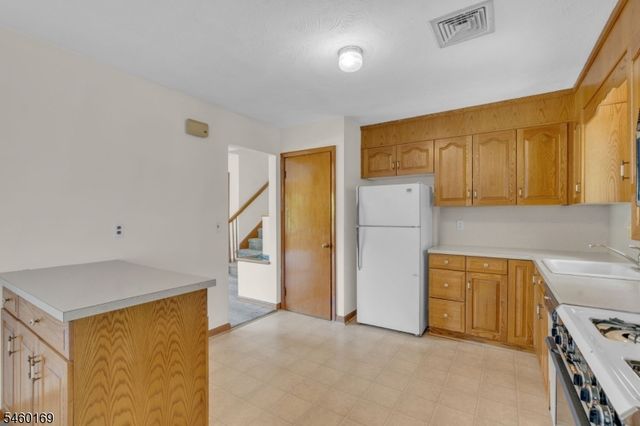 290 Arnold Ave, North Plainfield Boro, NJ 07063