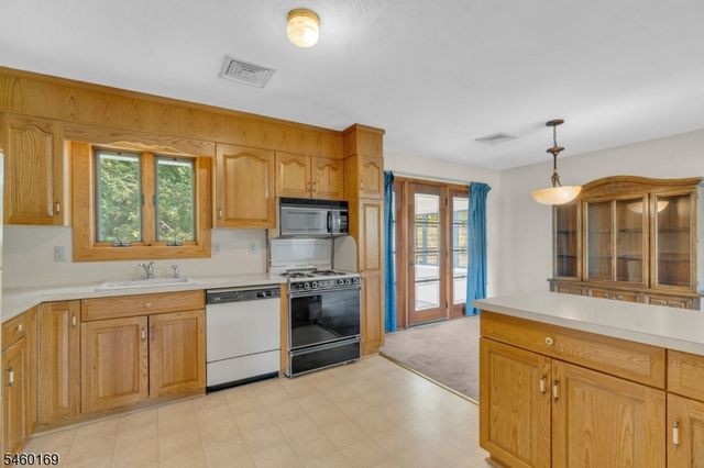 290 Arnold Ave, North Plainfield Boro, NJ 07063