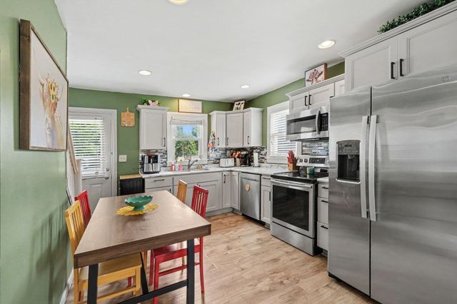 100 Sanders Drive, Florence, KY 41042