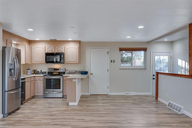 12617 W 6th Place, Lakewood, CO 80401