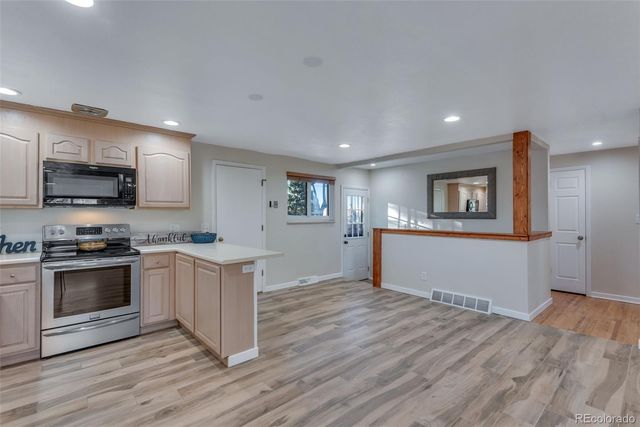 12617 W 6th Place, Lakewood, CO 80401