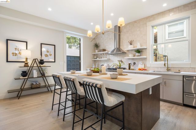 636 56Th St, Oakland, CA 94609