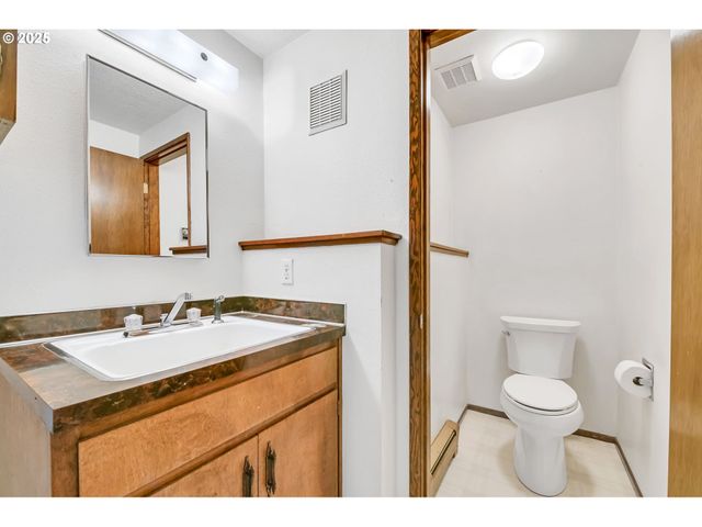 2811 GREENTREE Way, Eugene, OR 97405