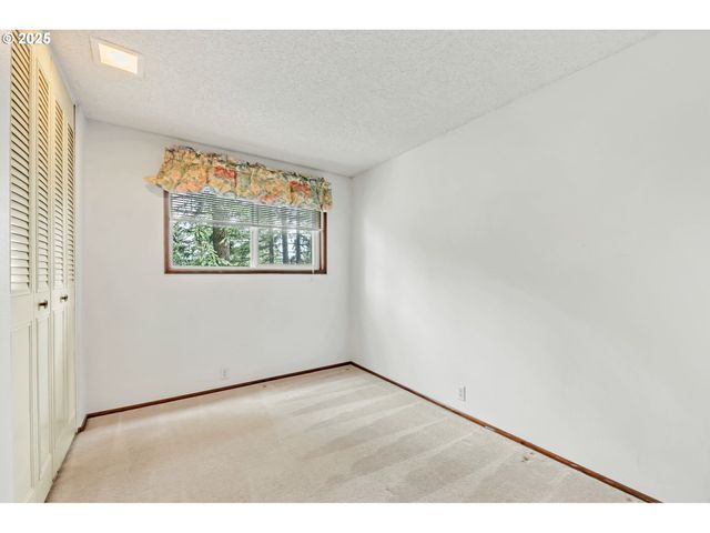 2811 GREENTREE Way, Eugene, OR 97405