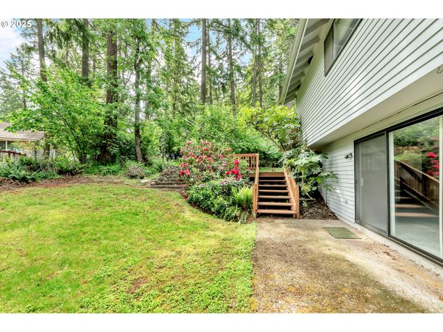 2811 GREENTREE Way, Eugene, OR 97405