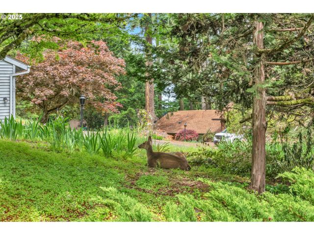 2811 GREENTREE Way, Eugene, OR 97405