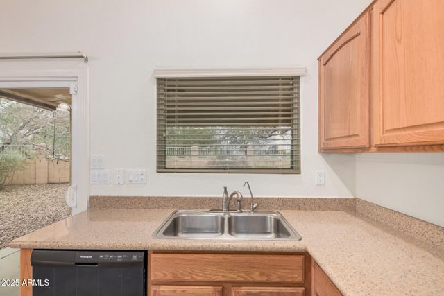 103 S BIRDIE Way, Casa Grande, AZ 85194