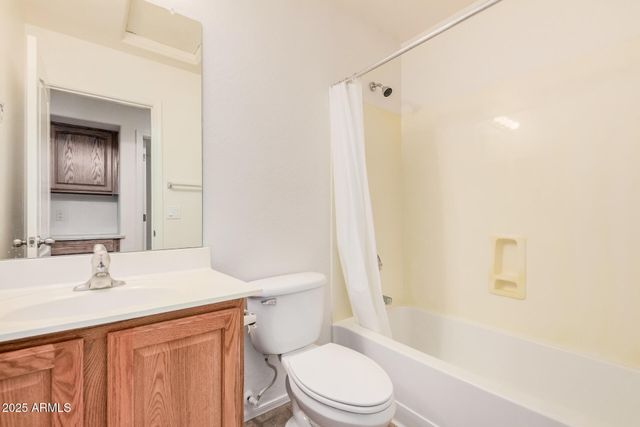 103 S BIRDIE Way, Casa Grande, AZ 85194