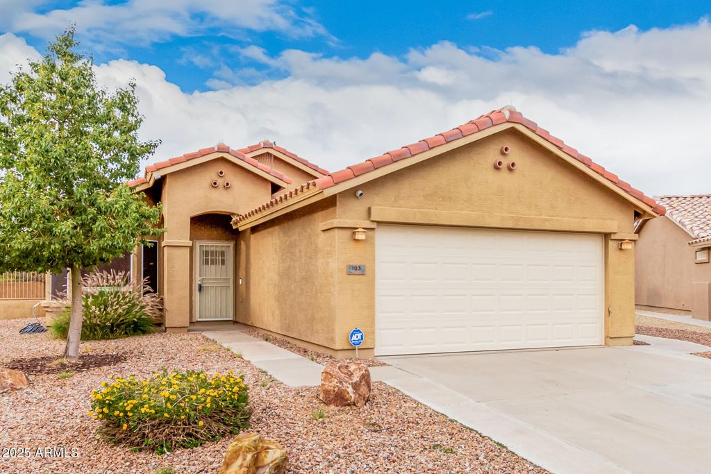103 S BIRDIE Way, Casa Grande, AZ 85194