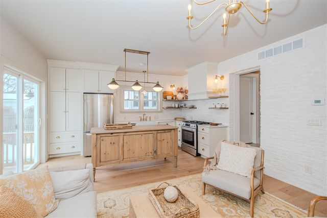 1118 Longfellow Avenue, Royal Oak, MI 48067