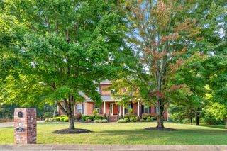 106 Meadowood Loop, Burns, TN 37029