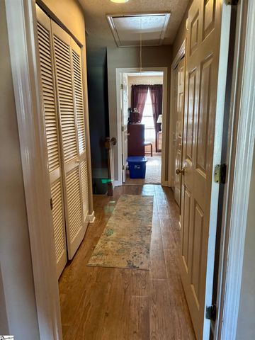 40 Somersett Drive, Spartanburg, SC 29301