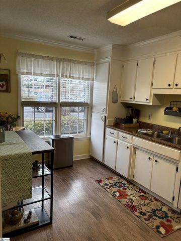 40 Somersett Drive, Spartanburg, SC 29301