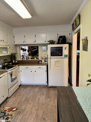 40 Somersett Drive, Spartanburg, SC 29301