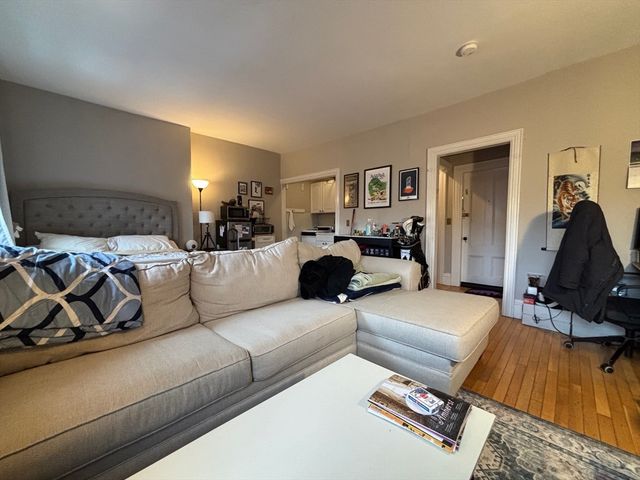 82 Charles St. 4F, Boston, MA 02114