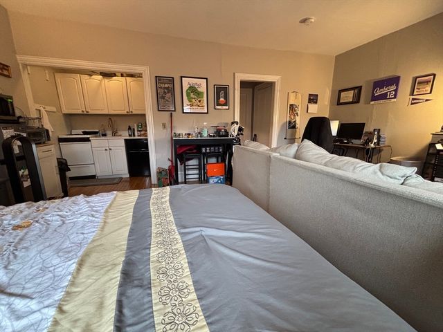 82 Charles St. 4F, Boston, MA 02114