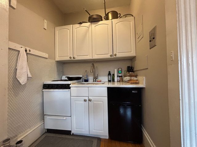 82 Charles St. 4F, Boston, MA 02114