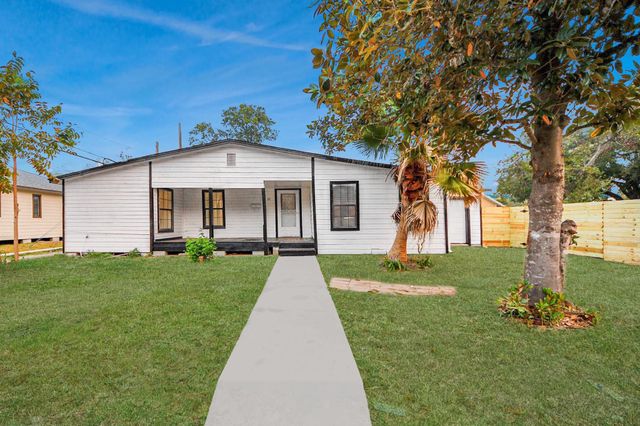 2409 Avenue K, Rosenberg, TX 77471