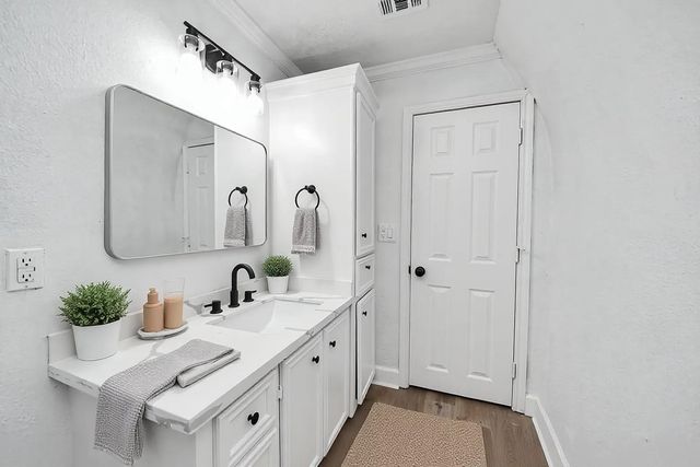 2409 Avenue K, Rosenberg, TX 77471