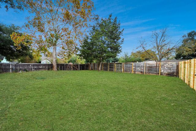 2409 Avenue K, Rosenberg, TX 77471