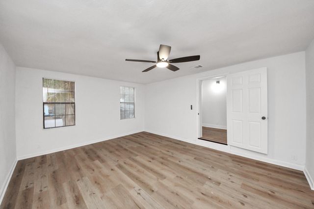 2409 Avenue K, Rosenberg, TX 77471