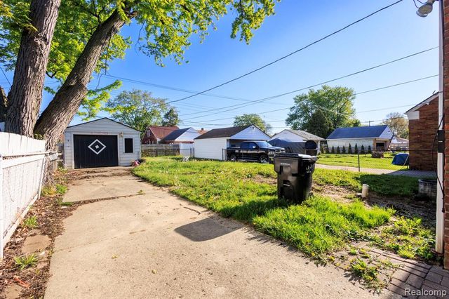 13821 Fairmount Drive, Detroit, MI 48205