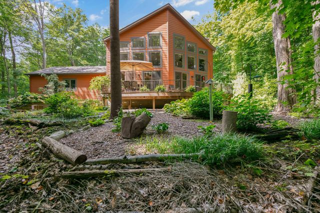 46 Camp Madron Road 46, Buchanan Twp, MI 49107