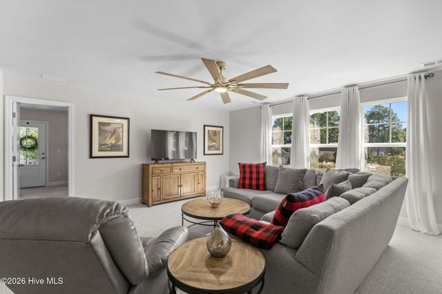 575 Chatham Court NW, Calabash, NC 28467