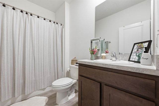 8261 SW 60TH AVENUE, Gainesville, FL 32608