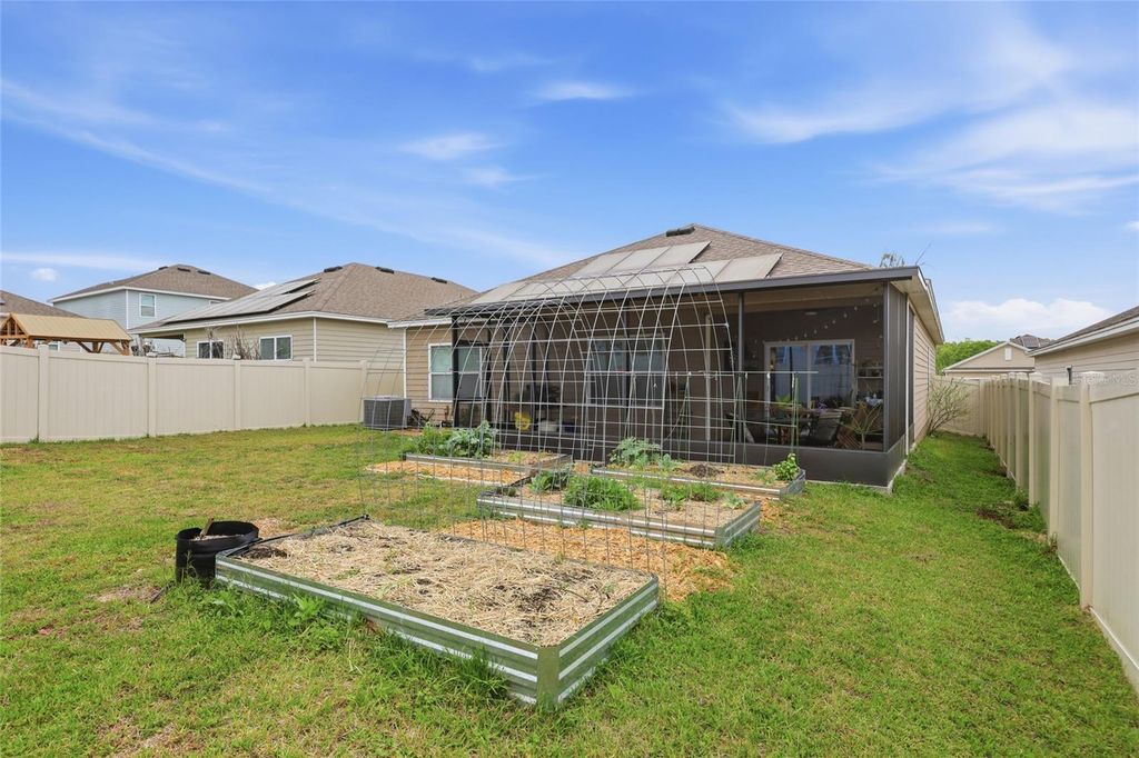 Image 11 of property listing at 8261 SW 60TH AVENUE, Gainesville, FL 32608