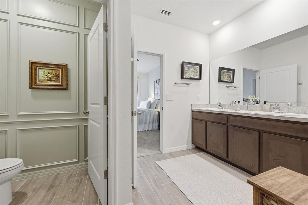 Image 23 of property listing at 8261 SW 60TH AVENUE, Gainesville, FL 32608