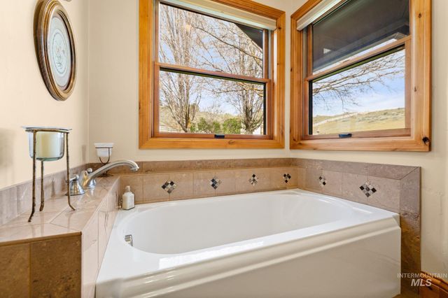 5002 N Hwy 16, Eagle, ID 83616