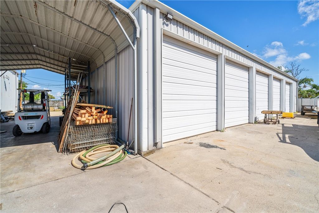 721 Nas Dr, Corpus Christi, TX 78418 — photo 2