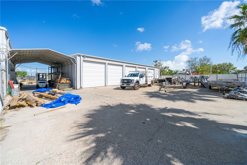 721 Nas Dr, Corpus Christi, TX 78418 — photo 3