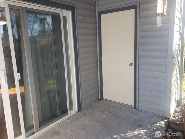 24018 26th Place S #C102, Des Moines, WA 98198