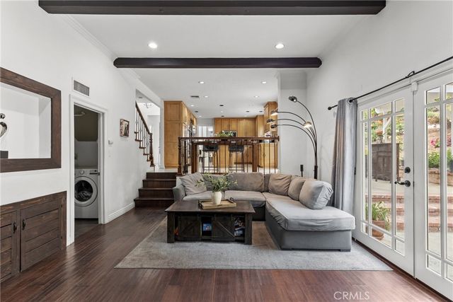 20224 Chapter, Woodland Hills, CA 91364